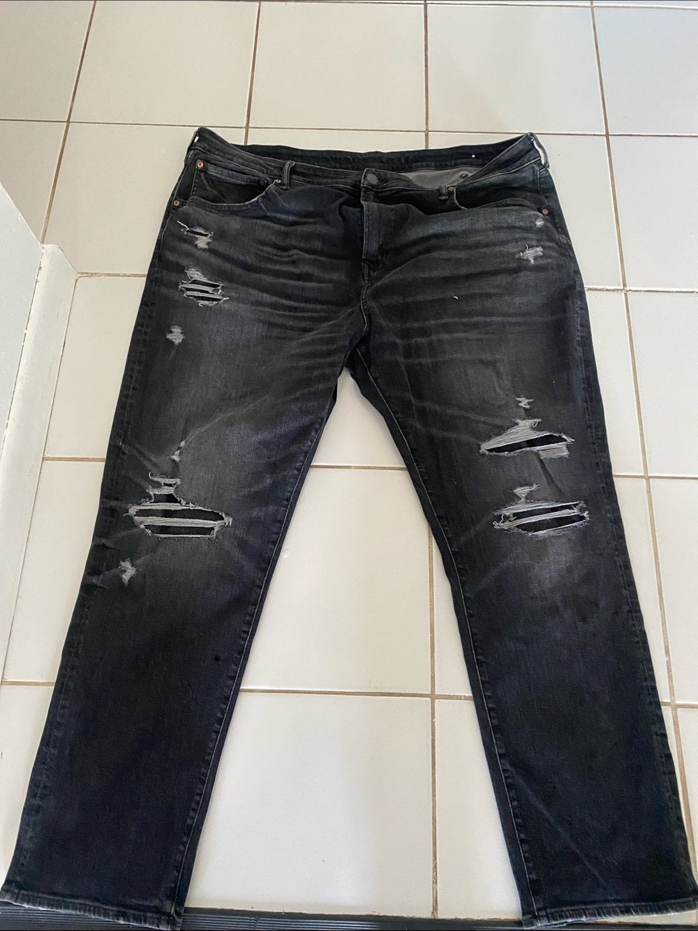American Eagle Outfitters Black Distressed Relaxed Jeans